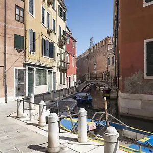 Romantic Lagoon - Canal View , Venice Italy