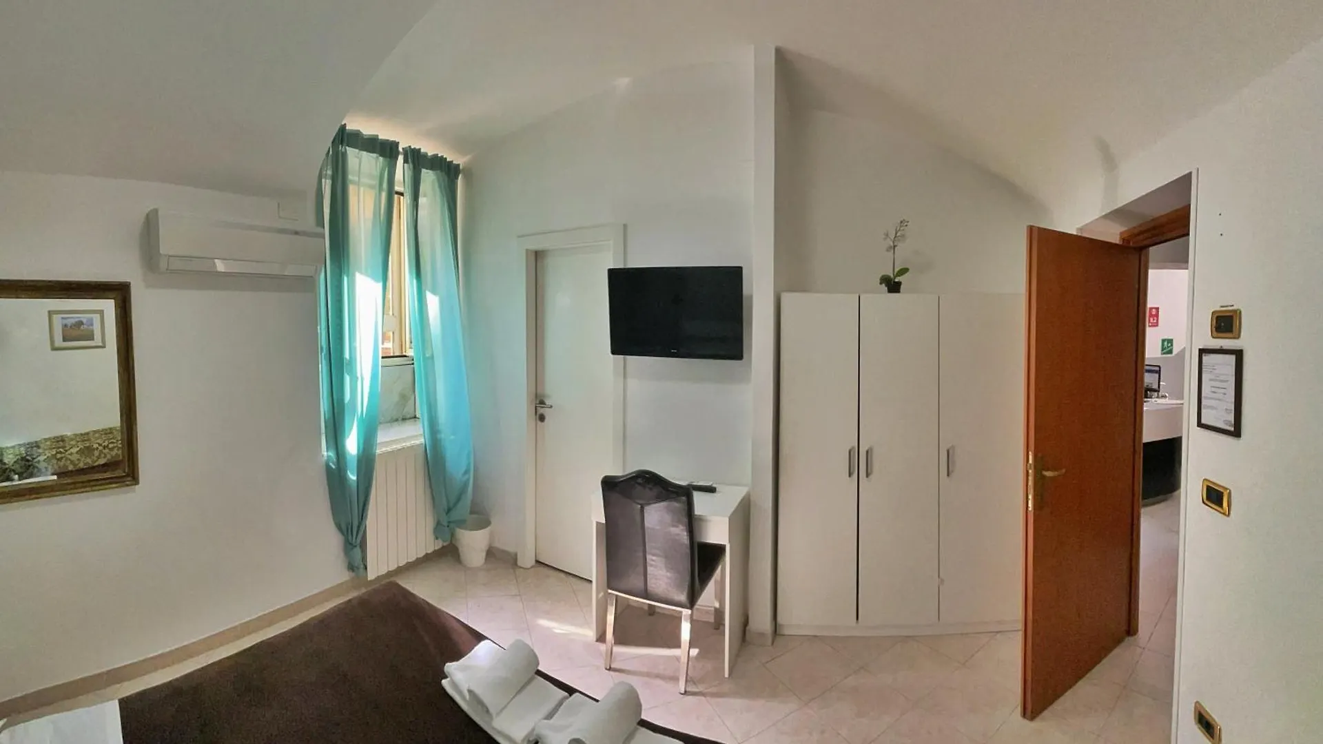 Hotel Pisa Róma 0*,  Olaszország